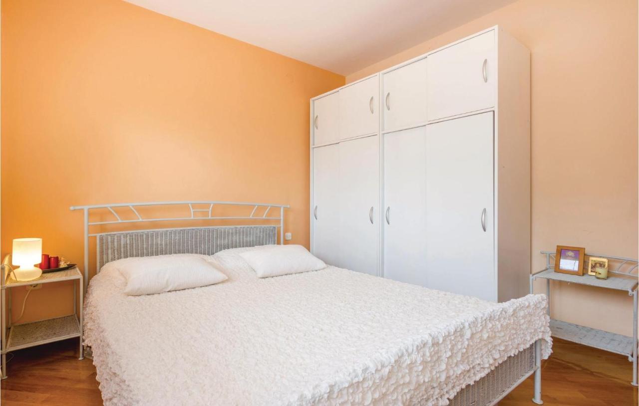1 Bedroom Amazing Apartment In Rijeka Exteriör bild
