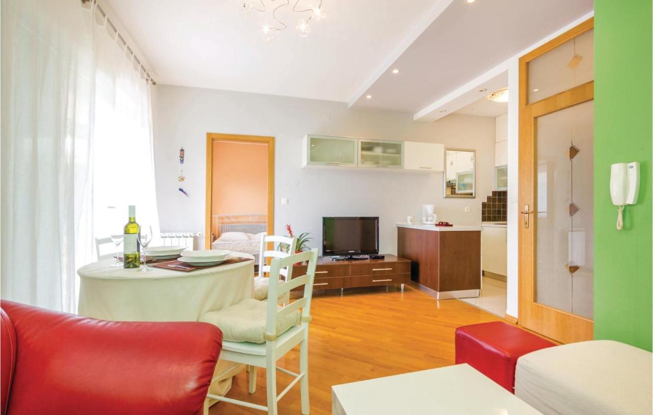 1 Bedroom Amazing Apartment In Rijeka Exteriör bild